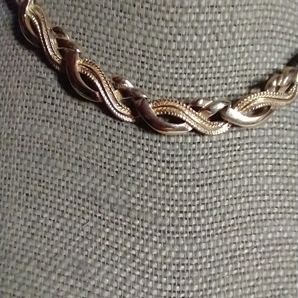 Goldtone decorative Monet choker collar necklace - Picture 6 of 6